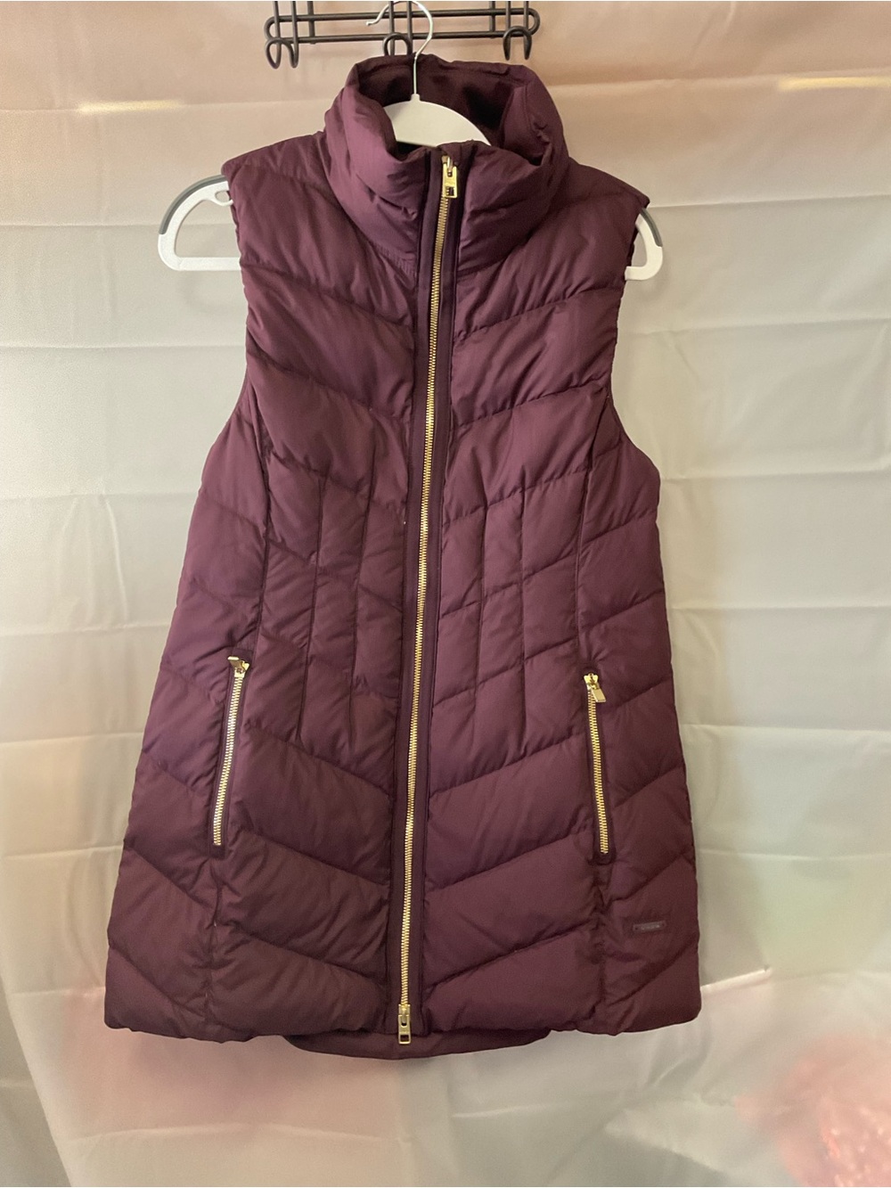 Athleta Quilted Sleeveless Puffer Vest in Plum